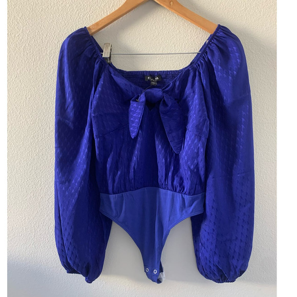 EXPRESS Satin Jacquard Tie Front Thong Bodysuit - Picture 5 of 11